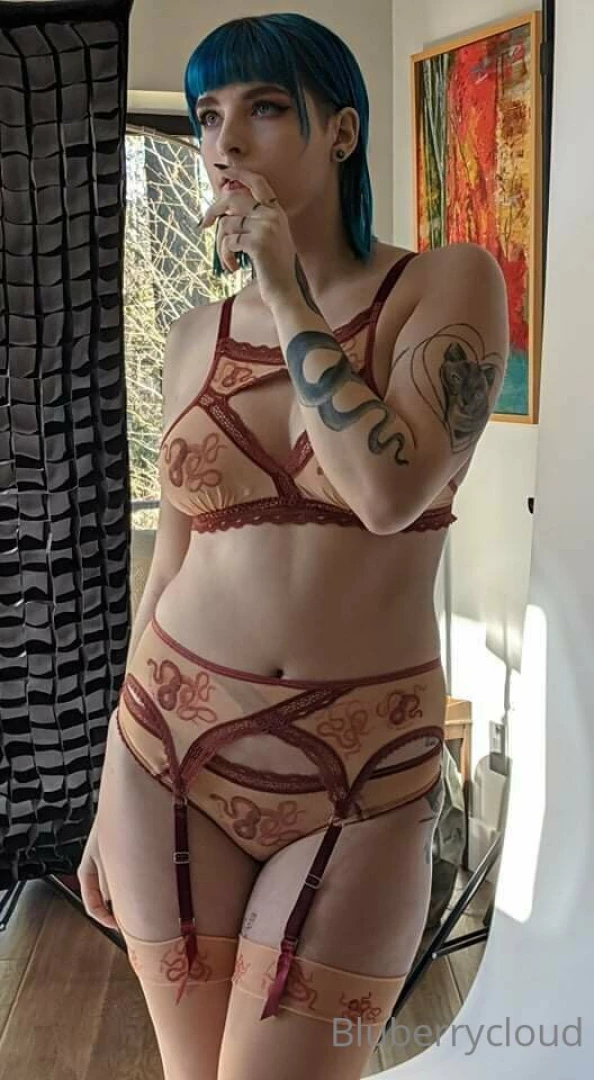 Good evening everyone i had a loonngg day got up at 7am and i m still 