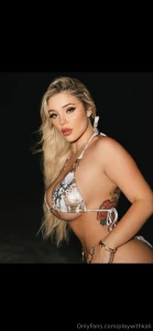 Are you there i m waiting for you on my dms