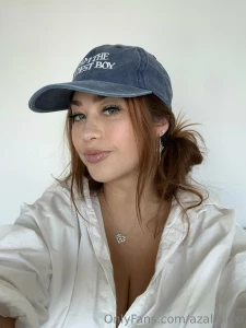 About to buy myself chocolate covered strawberries who wants to feed