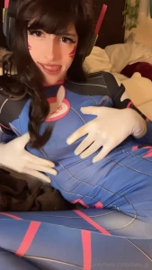 Uwaaa _ the bodysuits a little revealing dont you think part 3