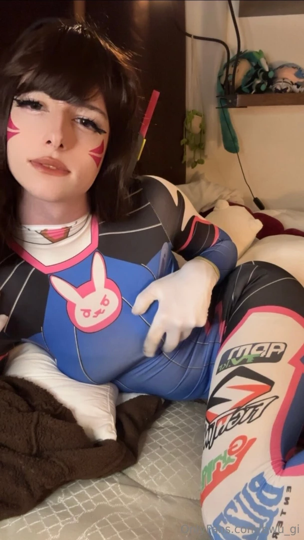 Uwaaa _ the bodysuits a little revealing dont you think part 7 