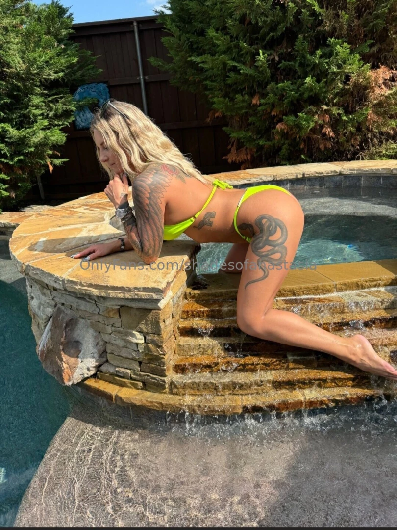 Take my clothes off at the pool 