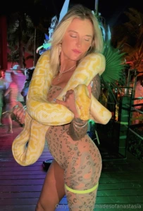 Can t help not having a snake in my hands