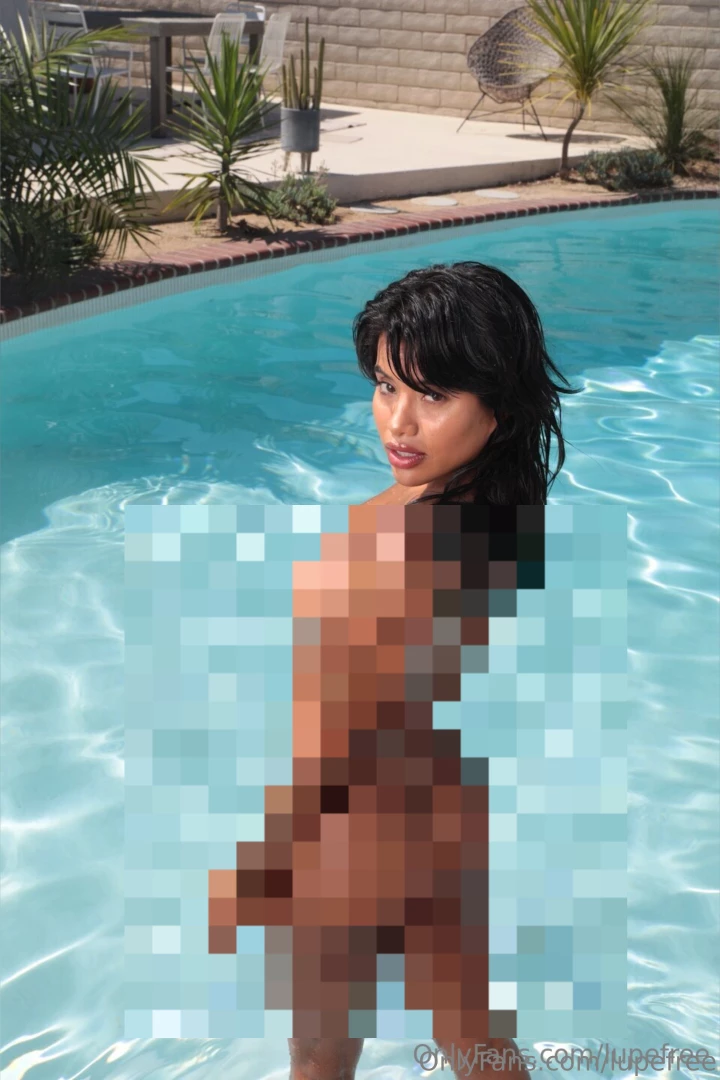 New subs get a free nude when they join vip what are you waiting for 