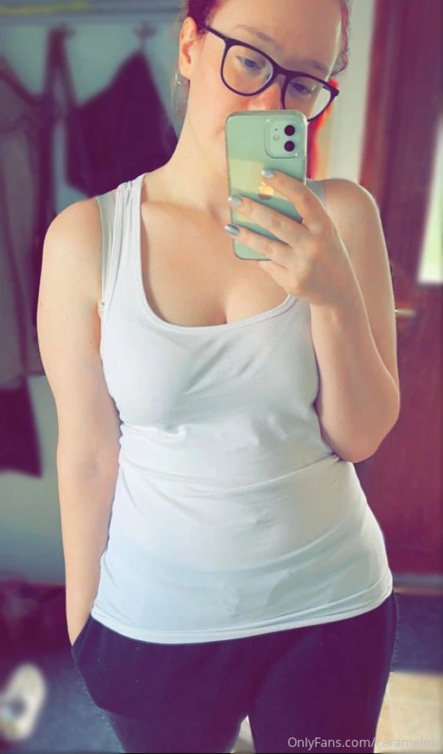 Swollen boobs and tired af hope your week is better 