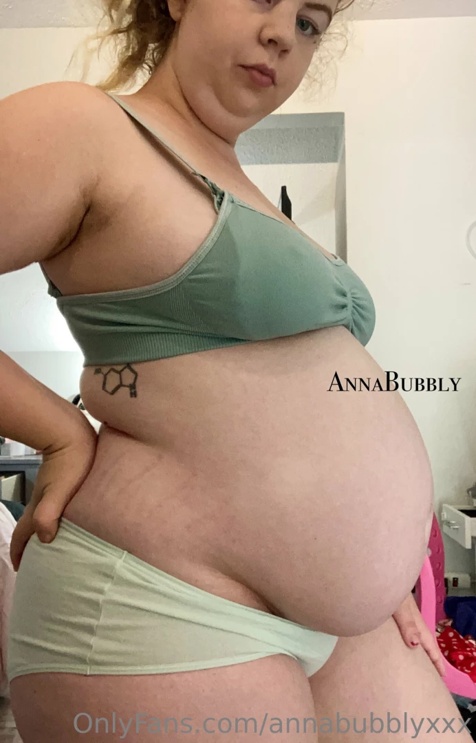 25 weeks pregnant 