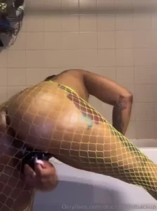 Fucking myself in my neon fishnets full 12 min video press play for