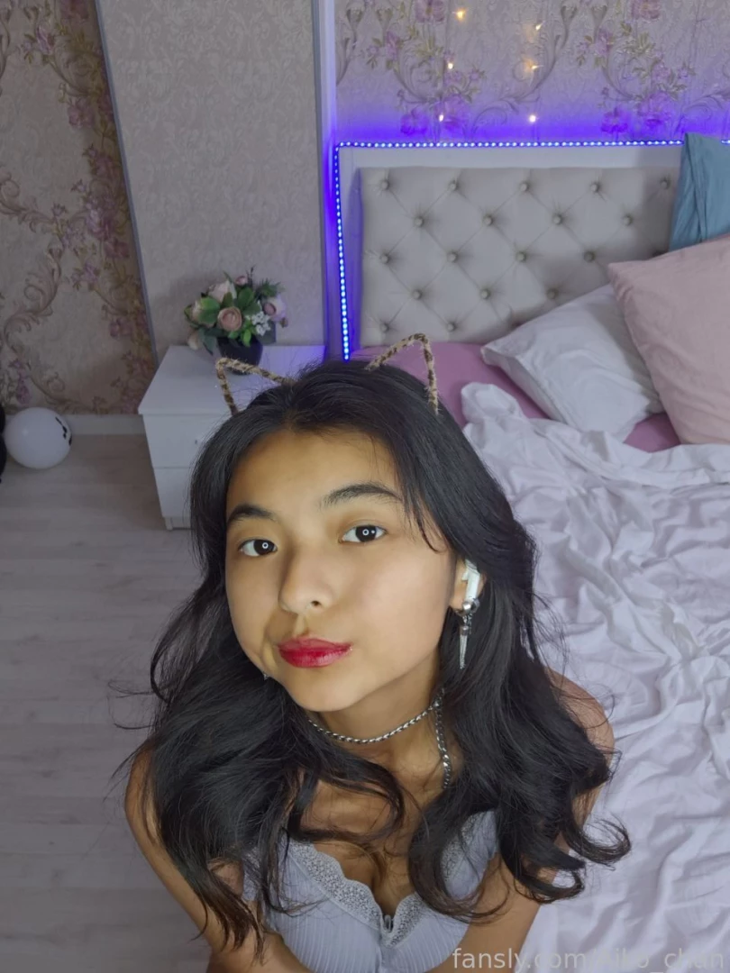 I need your kiss fyp asian teen petite kawaii kitty cutie shy 