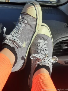 Waiting on my roomie to hurry up in walmart but i m sure she s stuck