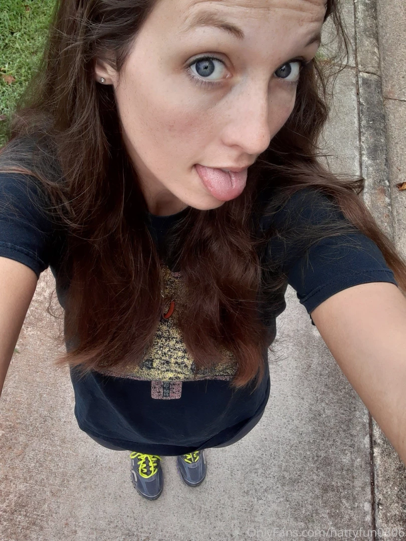 I dont glam for walks because i get too sweaty 