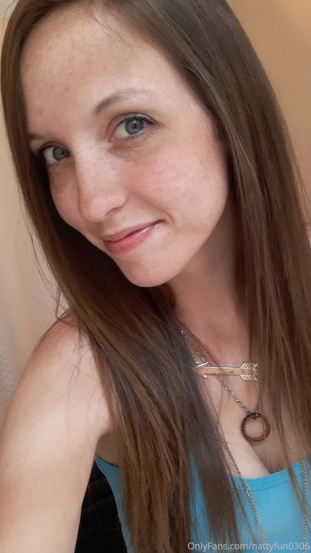 Hey live at 6pm my time come chat with me 