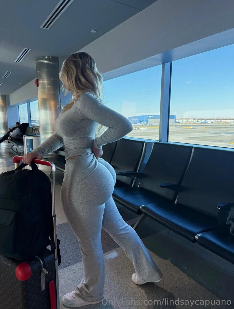Rate my plane outfit 1-10 