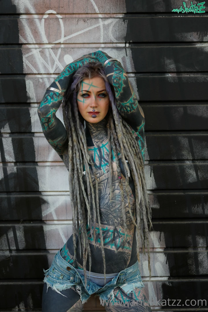 Left or right part 228 