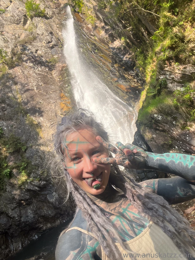 Outdoor puplic place wild blowjob in front of a waterfall while you re 