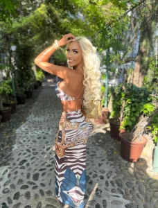 You hate when i leave but love to watch me walk away