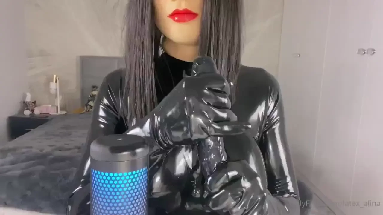Pov latex handjob 