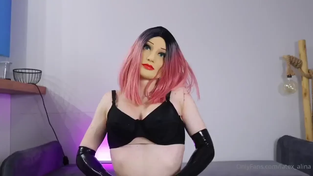 Kinky doll with some kinky boobs play latex and silicone - pure 