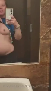 Sooo fat and soooo happy i love seeing such big changes in my body