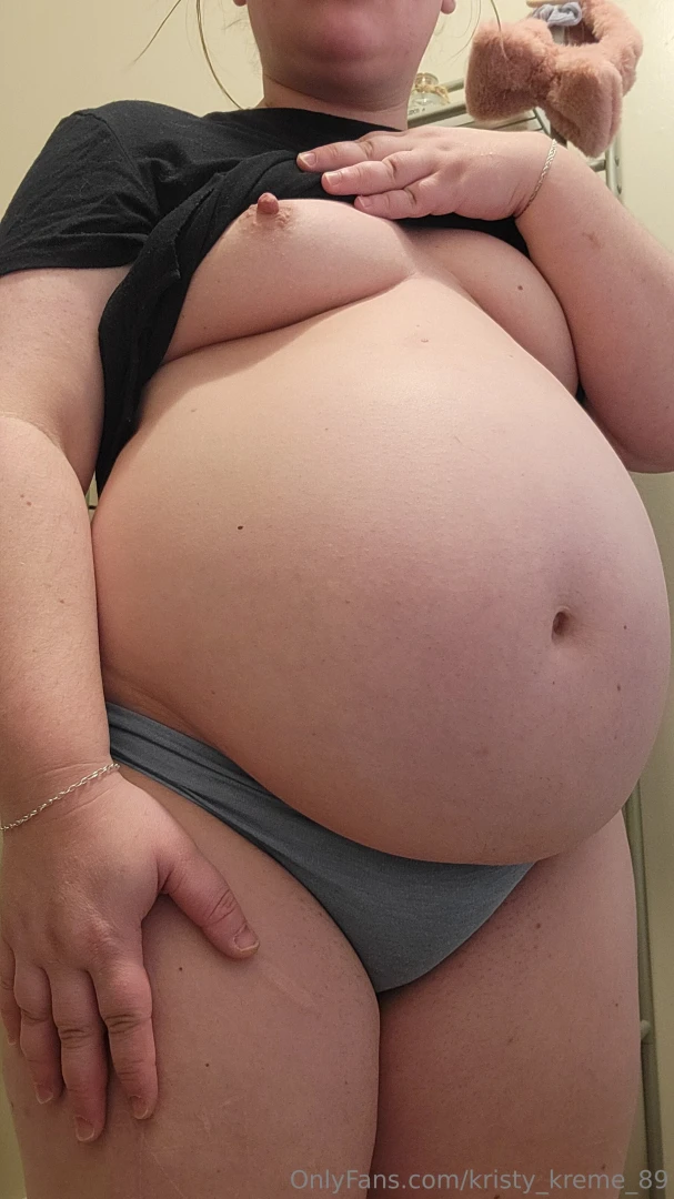 Omg the thigh cellulite in the last photo has me over here drooling part 2 