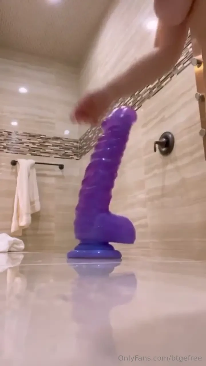 Clapping my cheeks in my shower 
