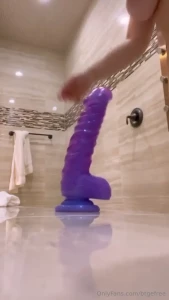 Clapping my cheeks in my shower