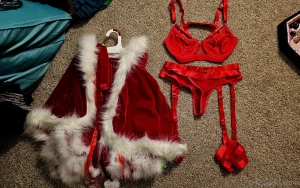 I got some fun stuff coming this weekend and a new wig with it that i