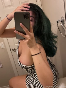 How does this dress look on me part 3