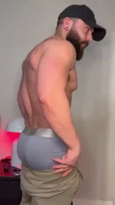 Worship my hairy sweaty ass after the gym