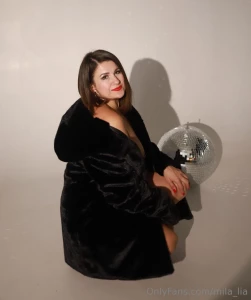 My shadow tells you to stop and my eyes tell you to come closer you