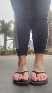 Flip flop friday i fucken love this pedi