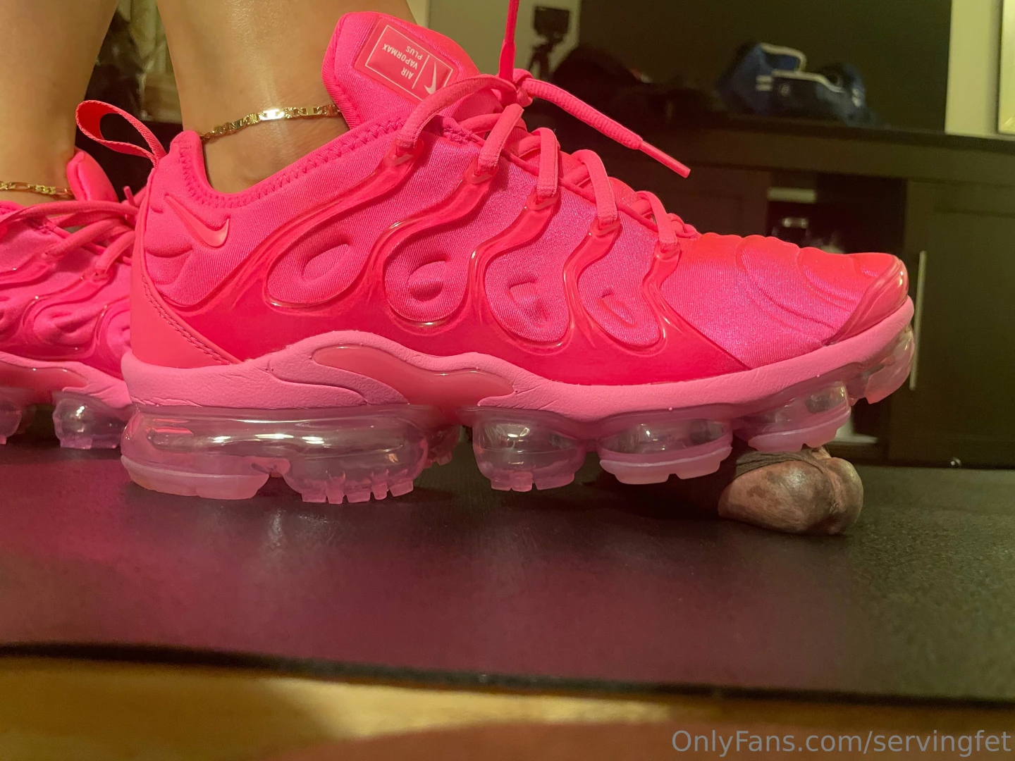 Loooove how that dick was dripping at the hint of scent from these part 3 