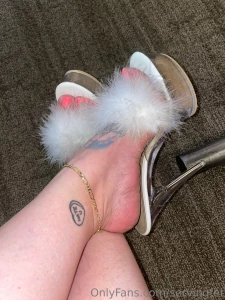 I love pleasers pls send more part 1