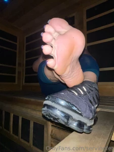 Oh did i mention i got a pedi maybe i m just addicted to gettin my part 2