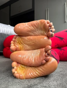 Caution prepare yourself are you subscribed to my bestie her sister