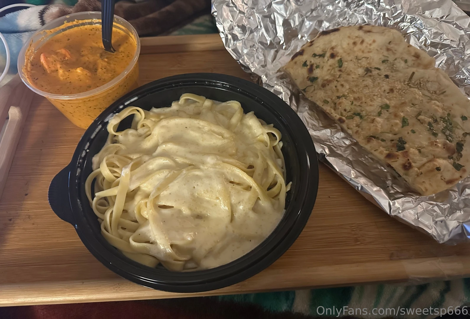 My fatass saw a tiktok of someone putting butter chicken ontop of 