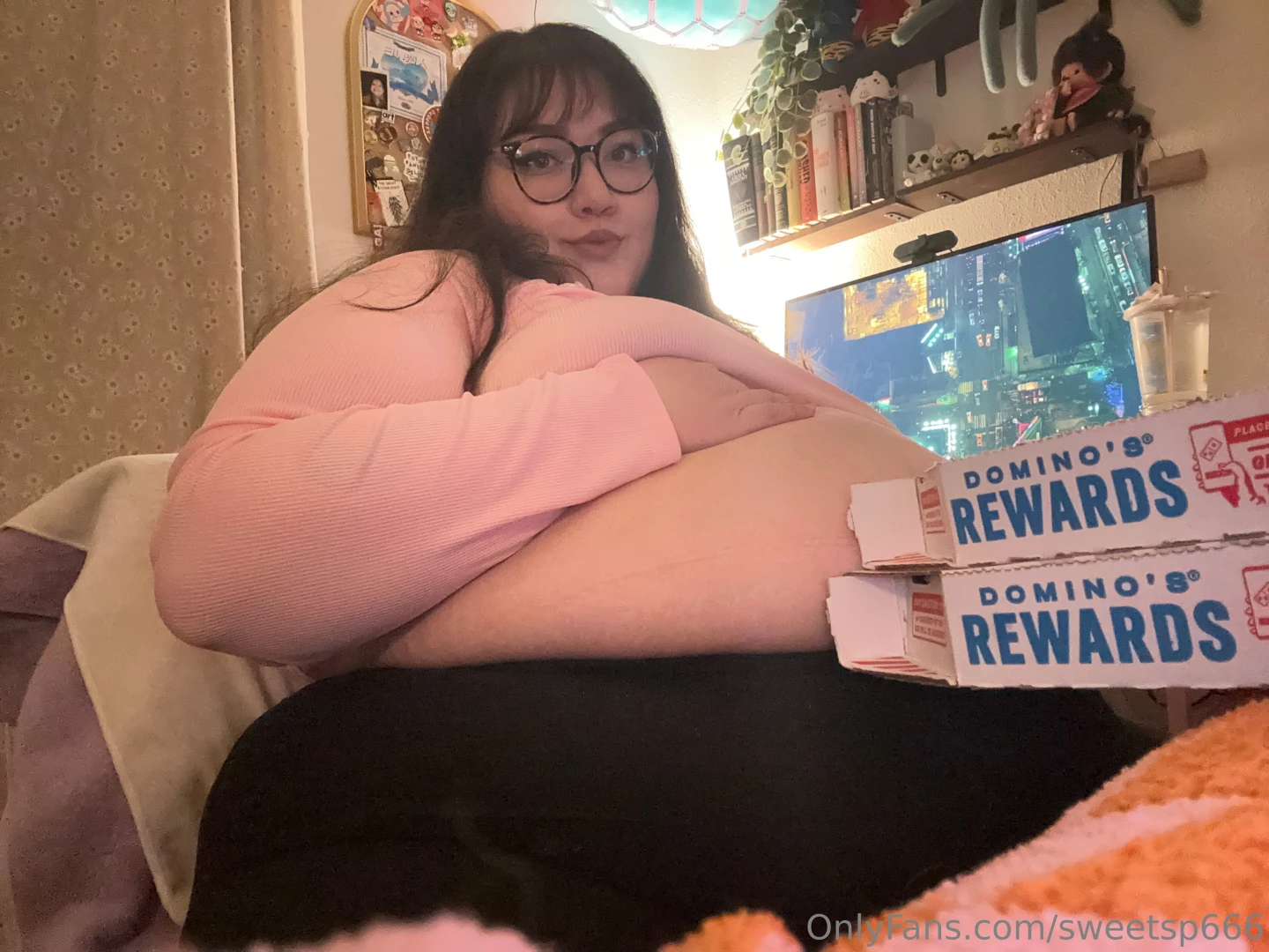 Good ole pizza stuffing scroll to the end for vids been a hot min part 5 