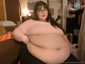 Good ole pizza stuffing scroll to the end for vids been a hot min part 3