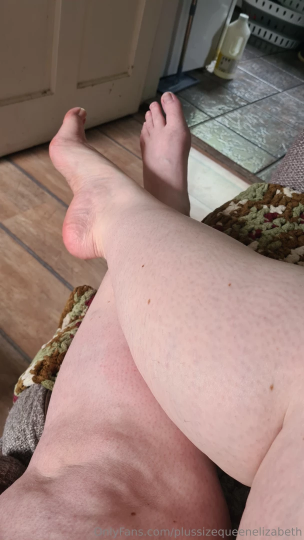 My legs and feet are tired and need rubbing part 1 