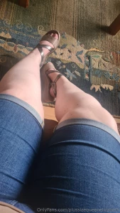 Thick pale thighs that i know you want to get between part 1