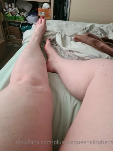 Someone come rub my feet while i m ill i will let you cum on them when part 2