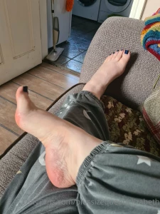 My feet are so fucking overdue being fully worshipped i crave it so part 1