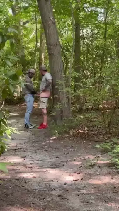 Went for a hike and found a nice juicy cock so i dropped straight to 