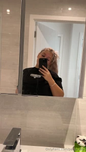 Ugh guys i m so unwell spending my time recovering chatting to you