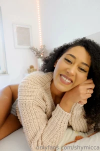 How i m looking at you while you tell absolutely anything