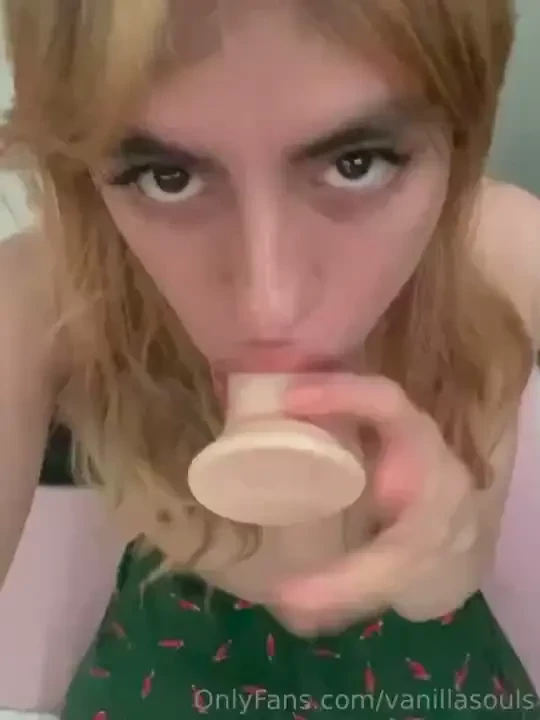 Would you guys want solo dildo vids 