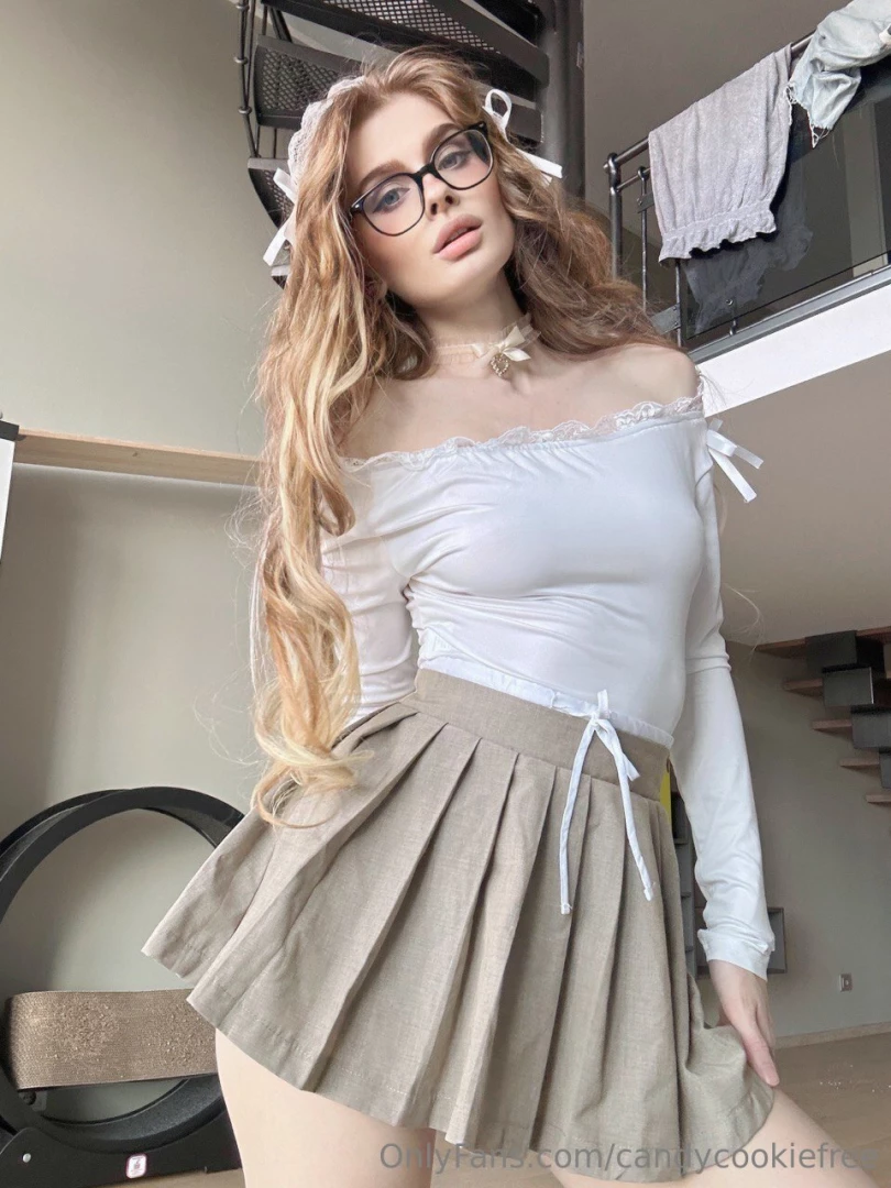 Hot video for you a demonstration of all my holes i m spreading these 