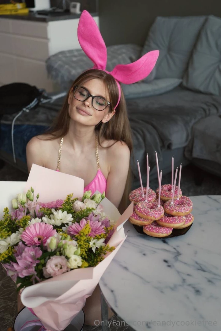 It s my birthday today wanna make me smile tips are the sweetest gift 