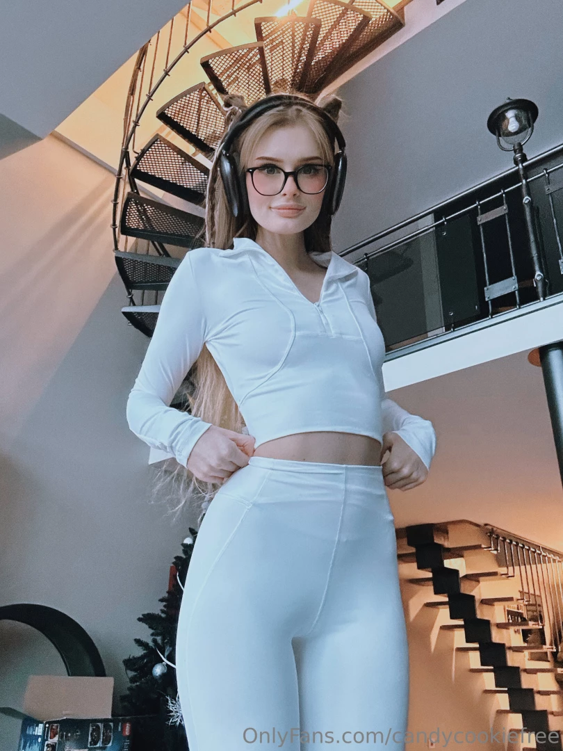 Hello dear consider subscribing to my exclusive vip account where i part 26 