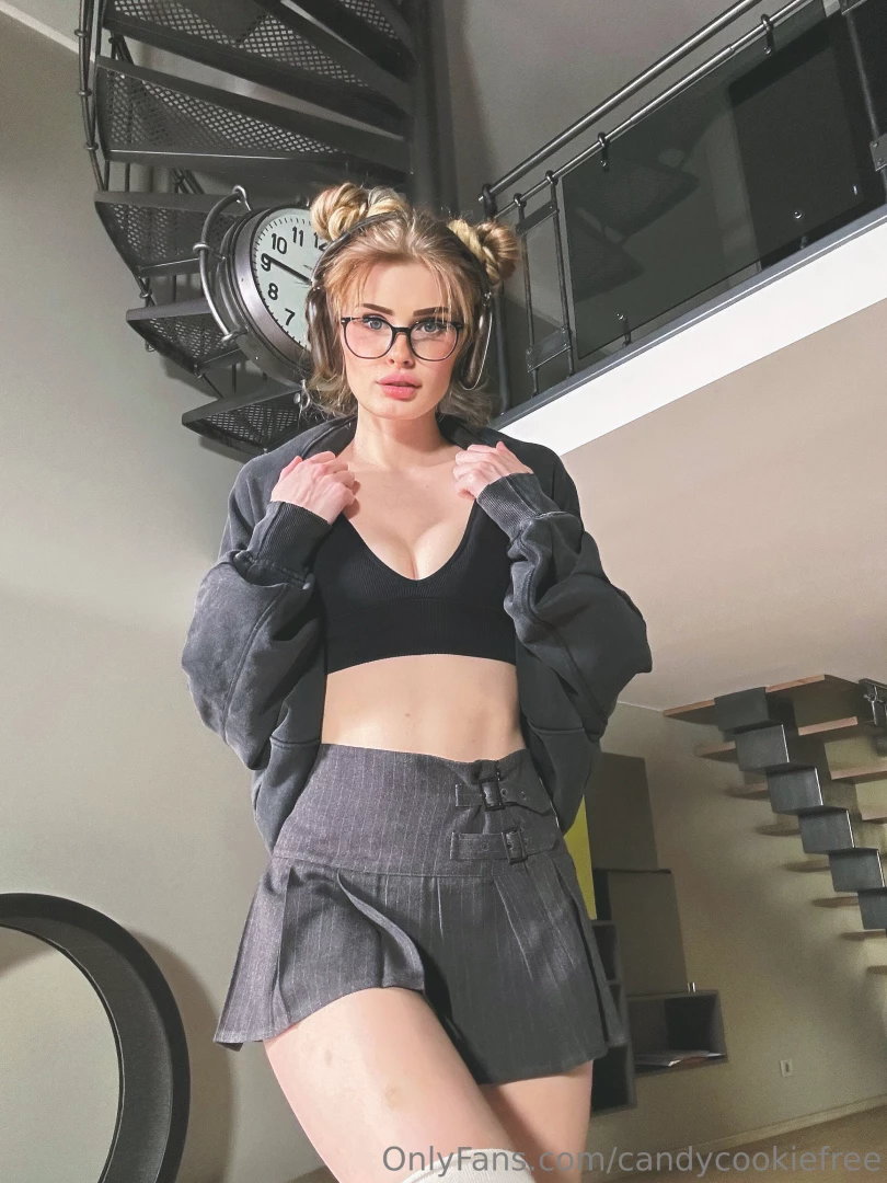 Hello dear consider subscribing to my exclusive vip account where i part 31 