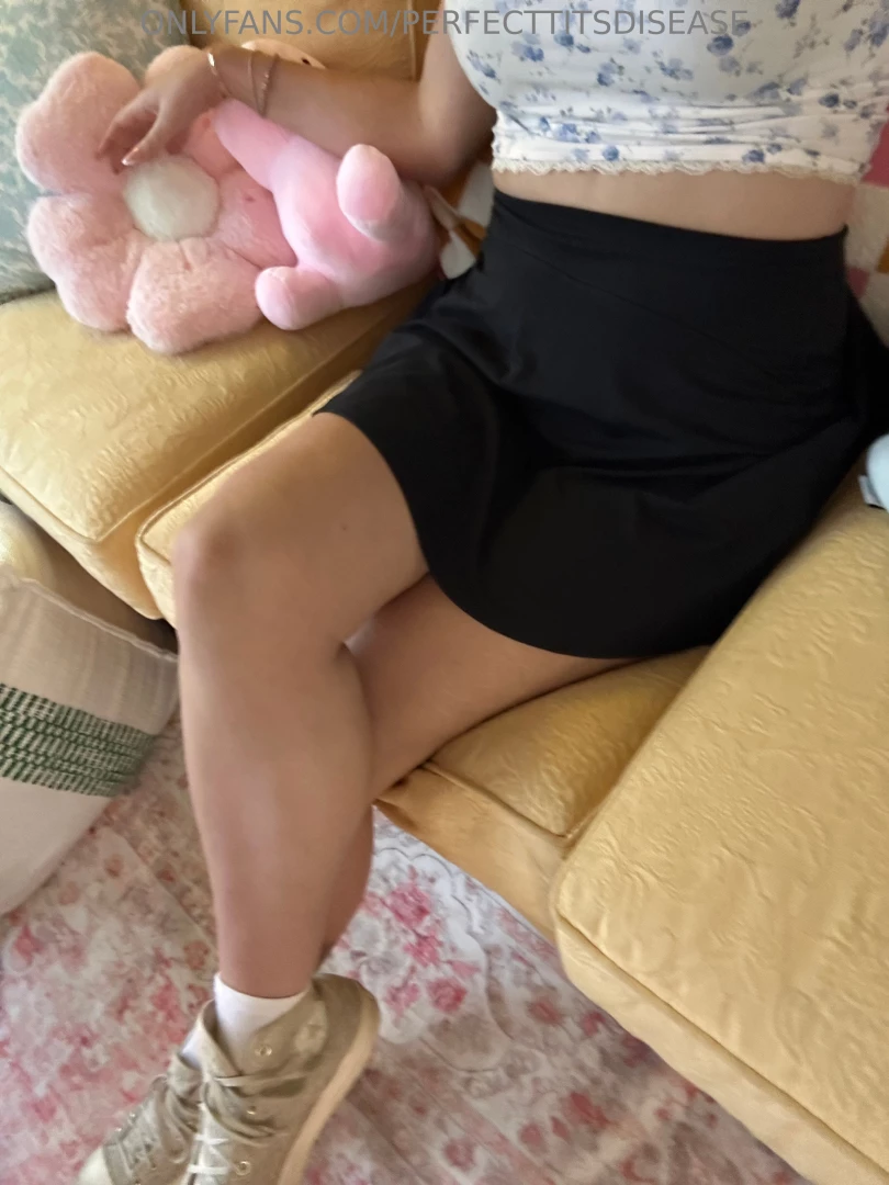 Scrolling through my page dont you fucking cum babe keep edging for 